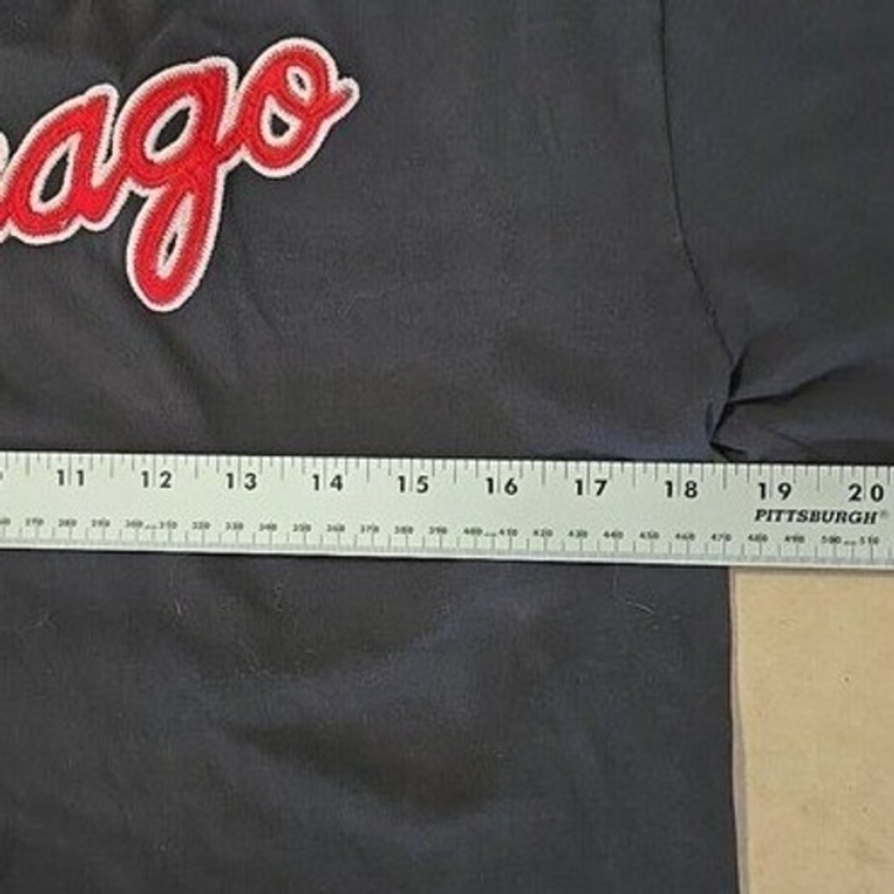 Mitchell & Ness Chicago T Shirt V Neck Red Trim Nostalgia Co. Menswear boy 18-20 - Picture 6 of 9